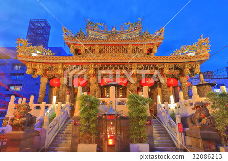 Night view of Yokohama Imperial Palace (Temple of Seoul) 32086213