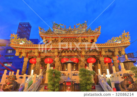 Night view of Yokohama Imperial Palace (Temple of Seoul) 32086214
