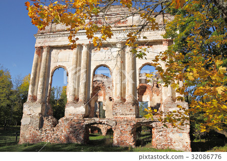 Ruins of the Gilzen's and Shadurski's palace Ruins of the Gilzen's and Shadurski's palace 32086776