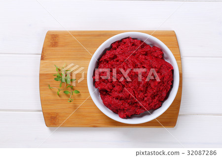 fresh beetroot puree 32087286