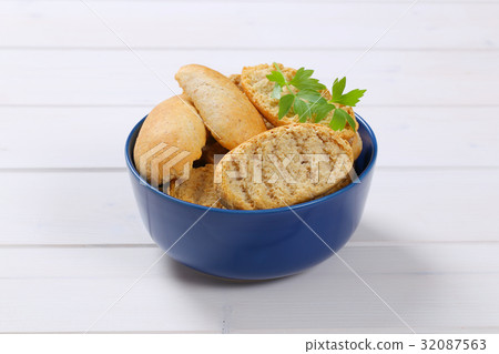 bowl of crispy rusks 32087563