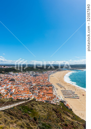 Scenery of sunny Nazare (Portugal) 32087840