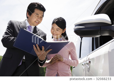 Business dealer car sale car automobile negotiation sales businessman customer 32088233