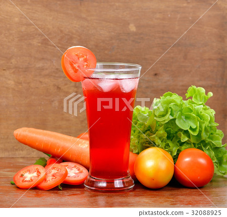 Fresh vegetable juices on wooden table 32088925