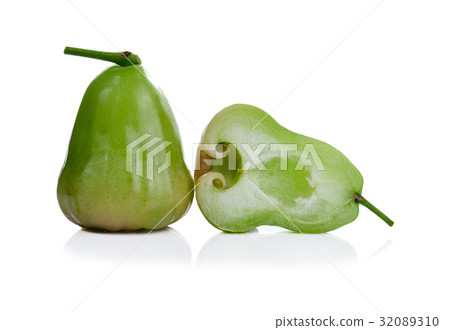 Rose apples or chomphu on white background Rose apples or chomphu on white background 32089310