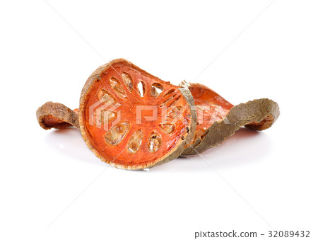 Dried quince isolated on white background 32089432