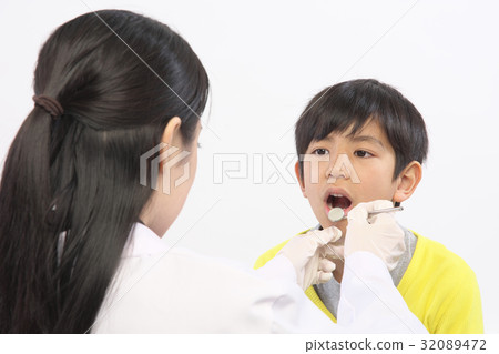 Dental examination Elementary school student (4th grade) 32089472