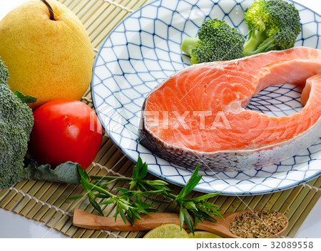 fresh salmon fillet with vegetables and lemon fresh salmon fillet with vegetables and lemon 32089558