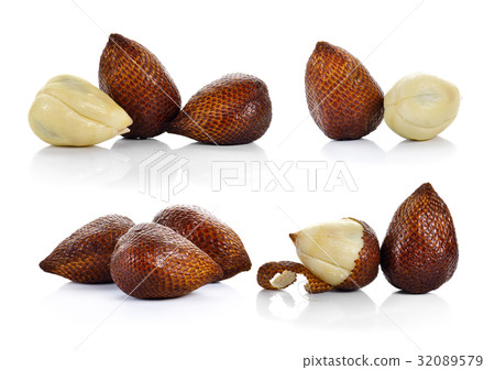 Salak snake fruit isolated on white background Salak snake fruit isolated on white background 32089579