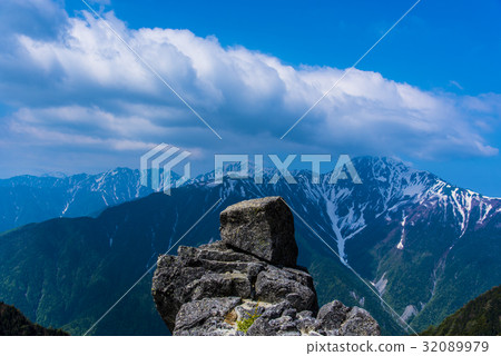 Mt. Hakune from Mt. Phoenix Mt. Hakune from Mt. Phoenix 32089979