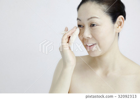 40多歲的女性，護膚，美容護理 32092313