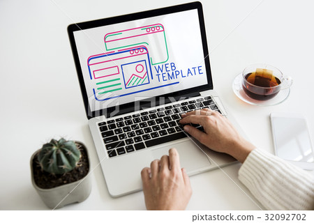 Blog is an online sharing content. 32092702