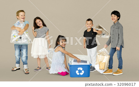 Diverse Group Of Kids Recycling Garbage 32096017