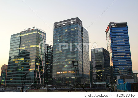 at night view of hong kong 2016 at night view of hong kong 2016 32098310