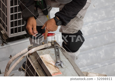 Air conditioner outdoor unit 32098911