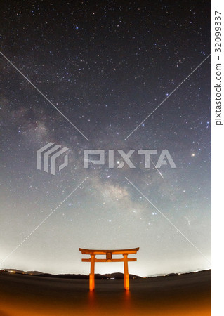 Milky Way and Meteor 32099337