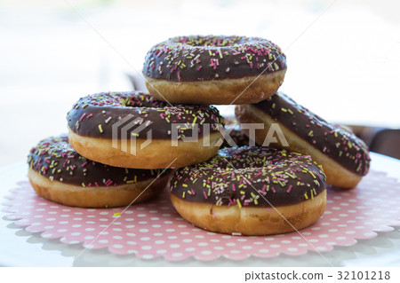 Close-up of doughnuts Close-up of doughnuts 32101218