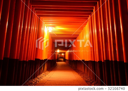 美麗的Senbon Torii 美麗的Senbon Torii 32108740