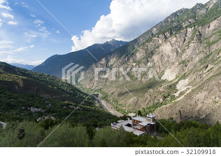 Danba Local Castle 32109918