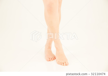 Beautiful legs 32110474