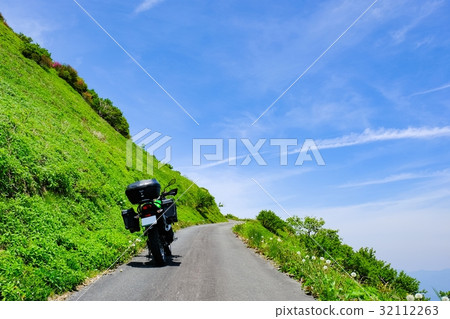 Bike trip (Nakatsu Akamayama) 32112263