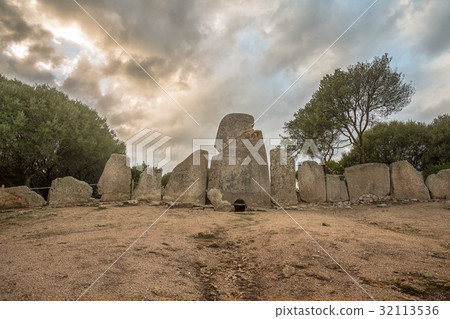 Giants grave of Li Lolghi - Arzachena Giants grave of Li Lolghi - Arzachena 32113536