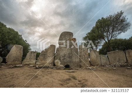 Giants grave of Li Lolghi - Arzachena Giants grave of Li Lolghi - Arzachena 32113537