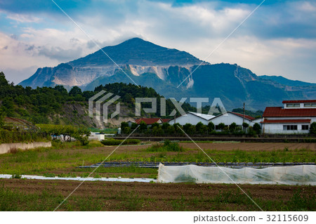 Country landscape and Mount Mt. 32115609