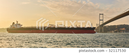 Logistics and transportation of International 32117530