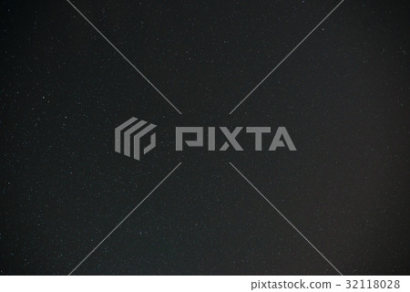 Beautiful milky way on a dark night sky with stars 32118028