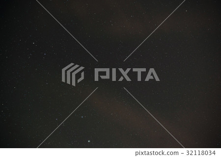 Beautiful milky way on a dark night sky with stars 32118034