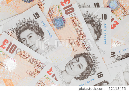 Ten pound notes of Bank of England 32118453