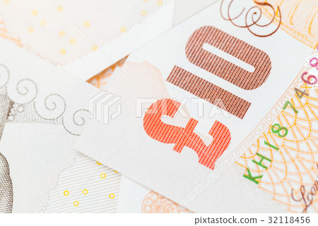 Ten pound notes of the Bank of England. Close-up 32118456
