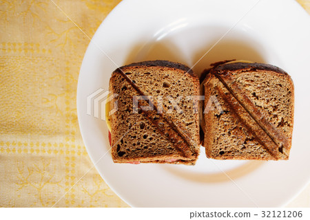 toasted ham and cheese sandwich toasted ham and cheese sandwich 32121206
