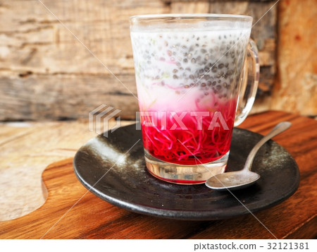 Falooda Indian dessert Falooda Indian dessert 32121381