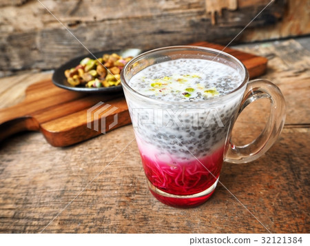 Falooda Indian dessert 32121384