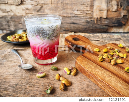 Falooda Indian dessert Falooda Indian dessert 32121391