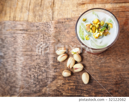 Falooda Indian dessert 32122082