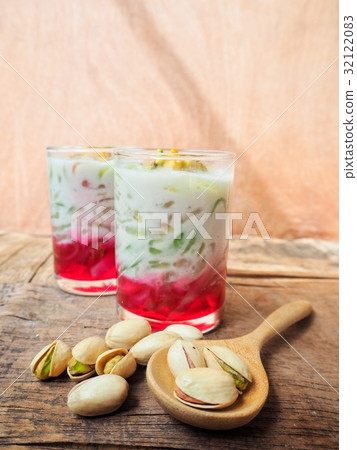 Falooda Indian dessert Falooda Indian dessert 32122083