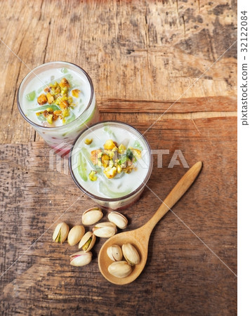 Falooda Indian dessert 32122084