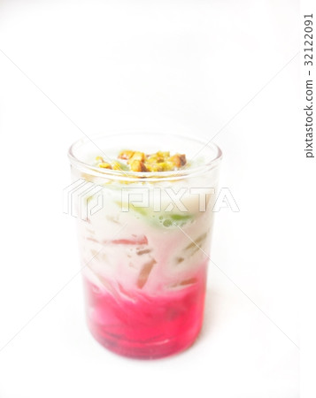 Falooda Indian dessert isolated 32122091