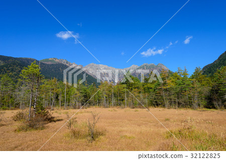Hokkaido Hodaka mountain range and Tashiro Mogara 32122825