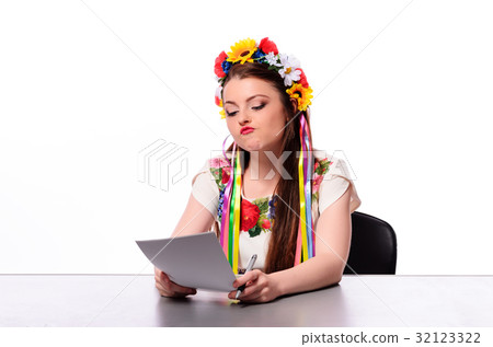 Happy businesswoman with note and pen Happy businesswoman with note and pen 32123322