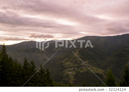 Sennin's rice terrace 32124124