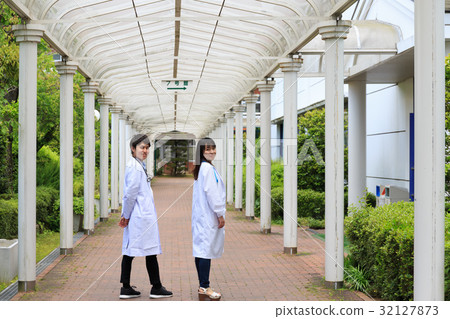 科學學生在校園生活場所走科學的合作：日本經濟大學 32127873