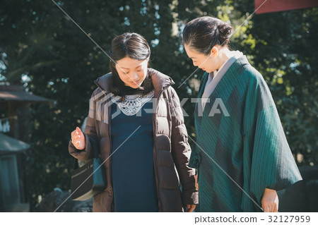 parenthood, parent and child, gravida 32127959