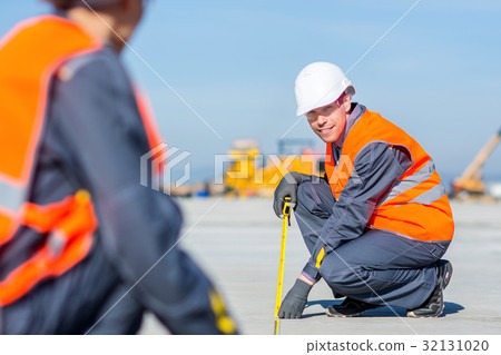 worker measure construction worker measure construction 32131020