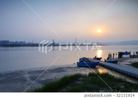 Taipei Landmark 32131914