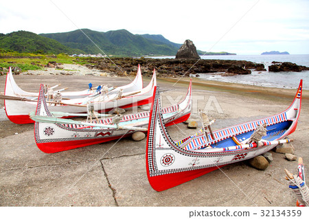 East of Taiwan East of Taiwan 32134359