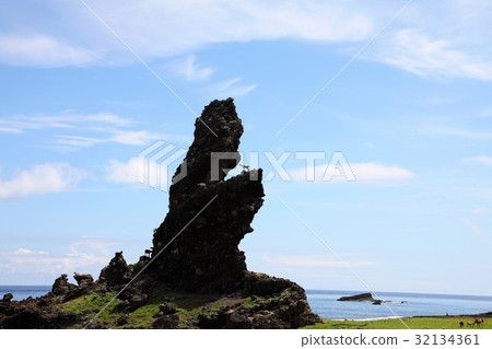 East of Taiwan East of Taiwan 32134361